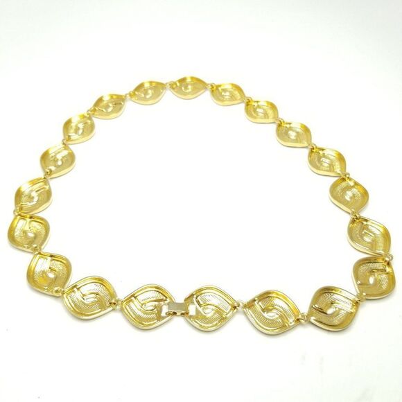 Vintage Chunky Black Enamel and Gold Tone Chain Collar Necklace, Retro 80s Style - Picture 4 of 6